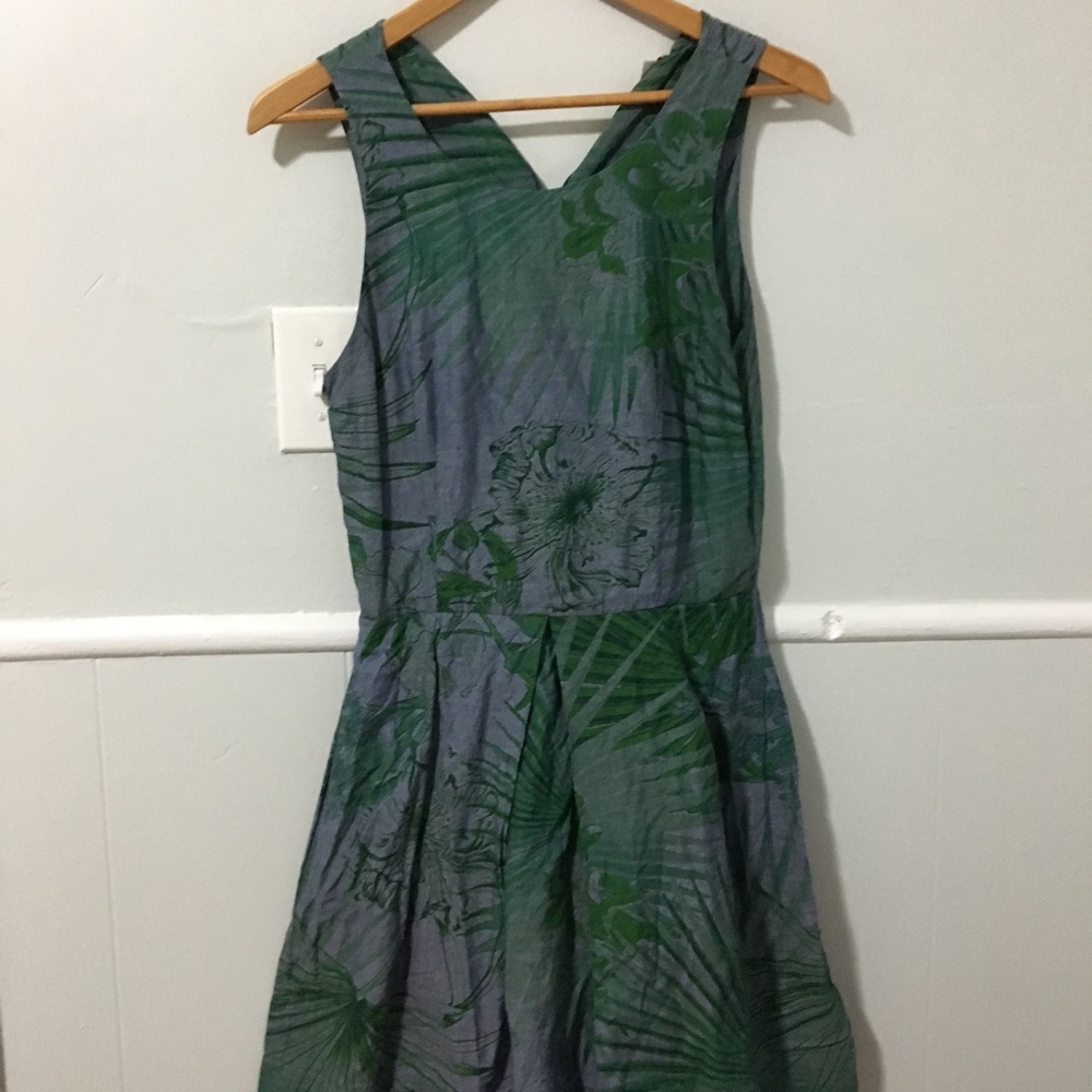 Cute and fun print, never worn!